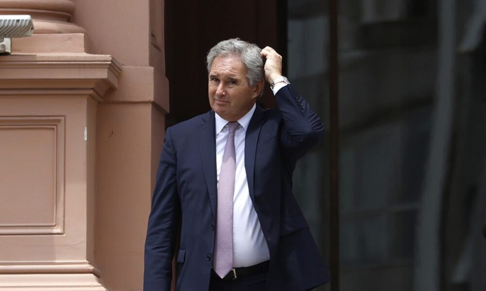 Quirno demora el tratado de patentes y choca con Sturzenegger