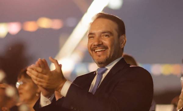 En medio de la CRISIS, VALDÉS PATEA el AUMENTO para los TRABAJADORES de CORRIENTES