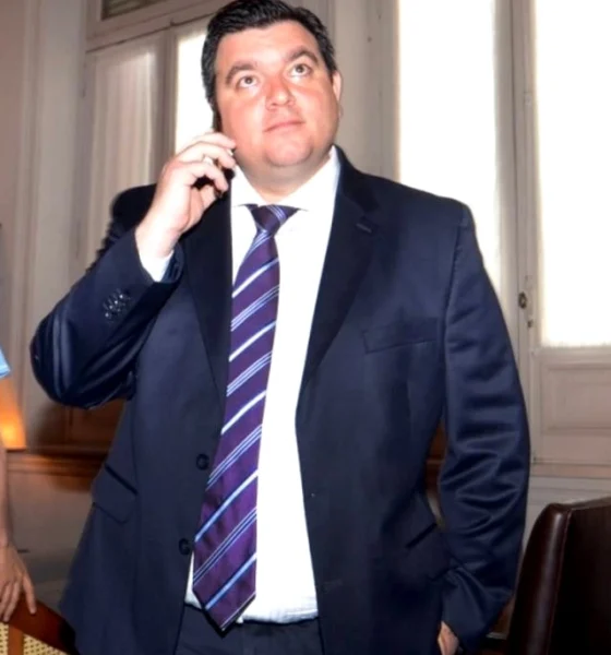 Balearon la casa de un exintendente en Bahía Blanca y dejaron una amenaza mafiosa: "Garca, tenés 15 días para irte"