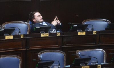 Karina Milei le gana otro casillero a Caputo: corre a Romo y se queda con el bloque de Diputados bonaerense