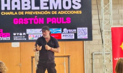 Gran convocatoria en el Polideportivo para la charla de Gastón Pauls sobre adicciones