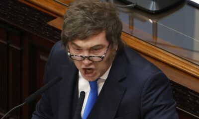 Molesto por una nota de La Nación, Milei atacó a Fernán Saguier con un durísimo mensaje