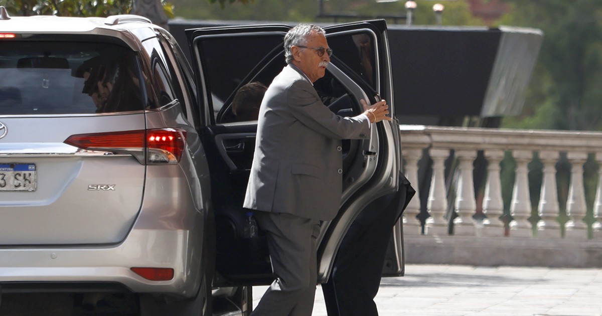 Otra guerra en el gabinete: Lugones le exige a Caputo mil millones de dólares para el PAMI