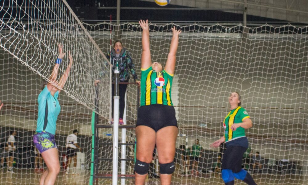 El vóley femenino pone primera con el Torneo Apertura en el Polideportivo