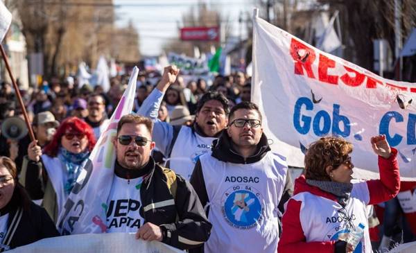 Ajuste en educación: el gobernador Vidal enfrentará esta semana un paro docente por 72 horas en Santa Cruz