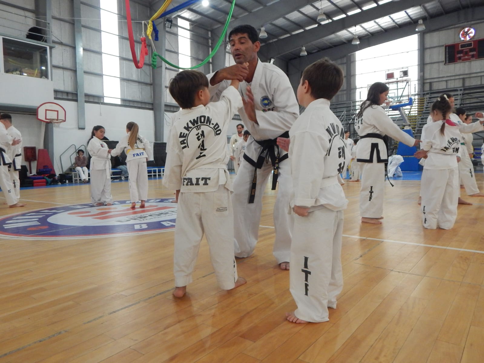 Encuentro regional de Taekwondo ITF: Intensa jornada de capacitación e integración en Monte Hermoso