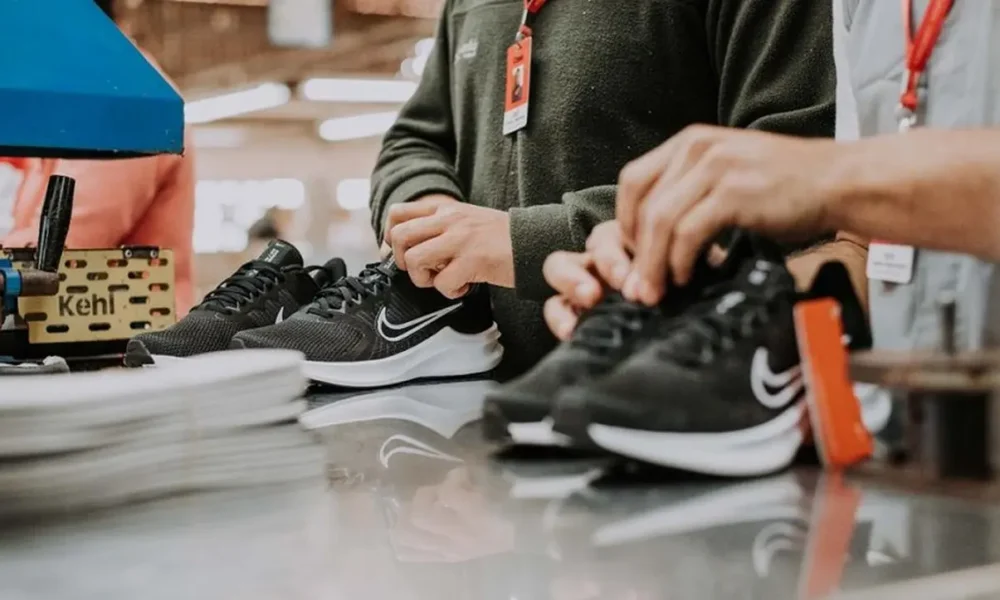 Crisis en las zapatillas: tras el cierre en Coronel Suárez, qué pasará con la única fábrica de Adidas y Nike en el país