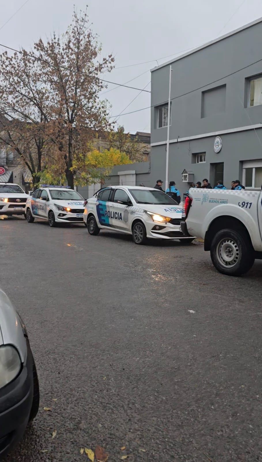 Amenazas a escuelas en Tres Arroyos: Identificaron a los menores responsables tras cuatro allanamientos simultáneos