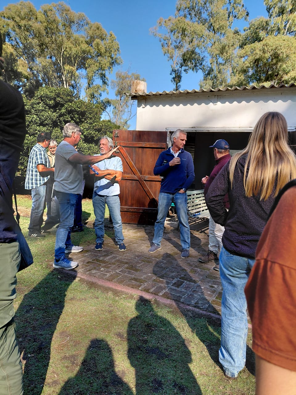 La Dirección de Producción y Sustentabilidad participó de una jornada de capacitación ganadera en campos costeros de Orense