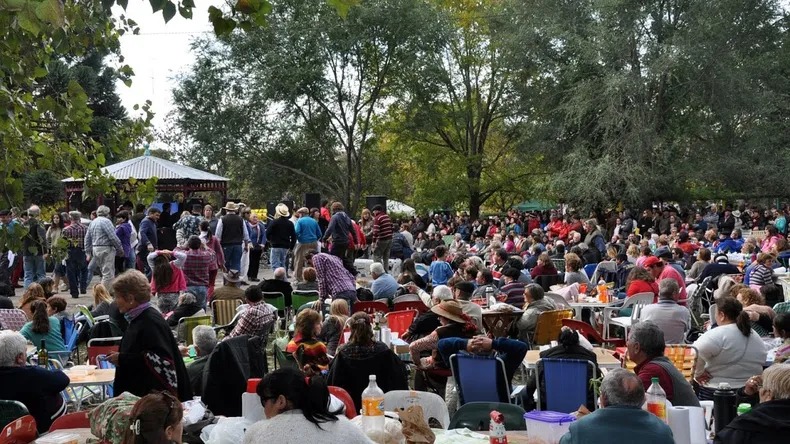 Fiestas populares en la Provincia de Buenos Aires 2026: Eventos turísticos gratuitos del 30 de abril al 07 de mayo