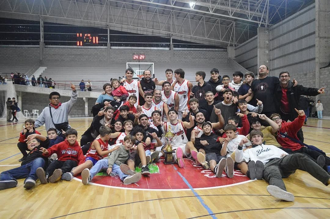 Huracán campeón de la Copa Ciudad de Tres Arroyos tras vencer a Argentino Junior