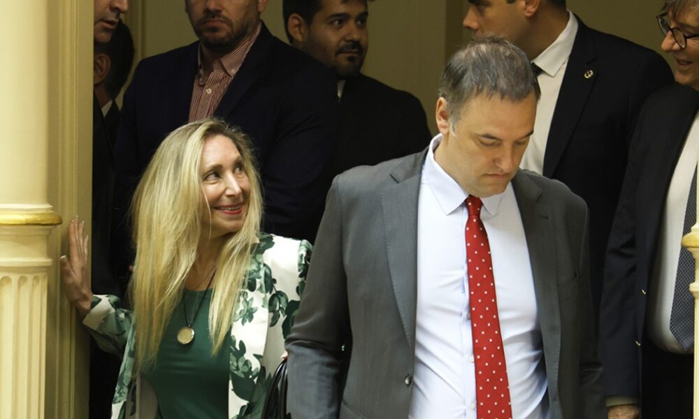 Ahora investigan un posible viaje de Adorni al Caribe