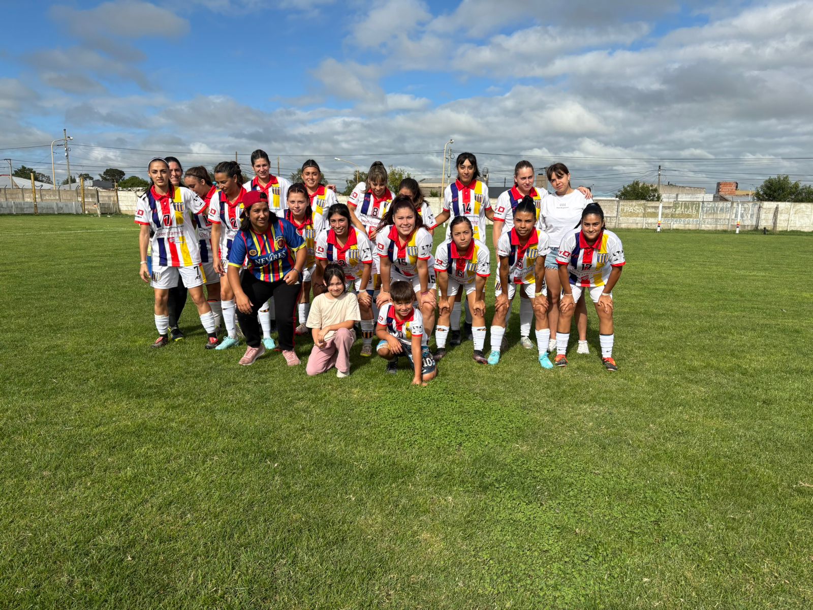 Arranque goleador y emociones en el inicio del fútbol femenino