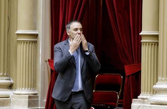 Diputados espera al cuestionado Adorni con casi cinco mil preguntas