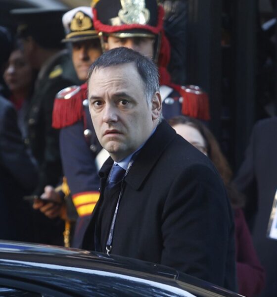 El Gobierno aprovecha el "espionaje" ruso pasa sacar de la Rosada a los periodistas que molestan a Adorni