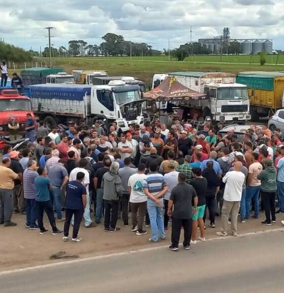 Protesta de transportistas autoconvocados en puertos bonaerenses: piden mejores tarifas