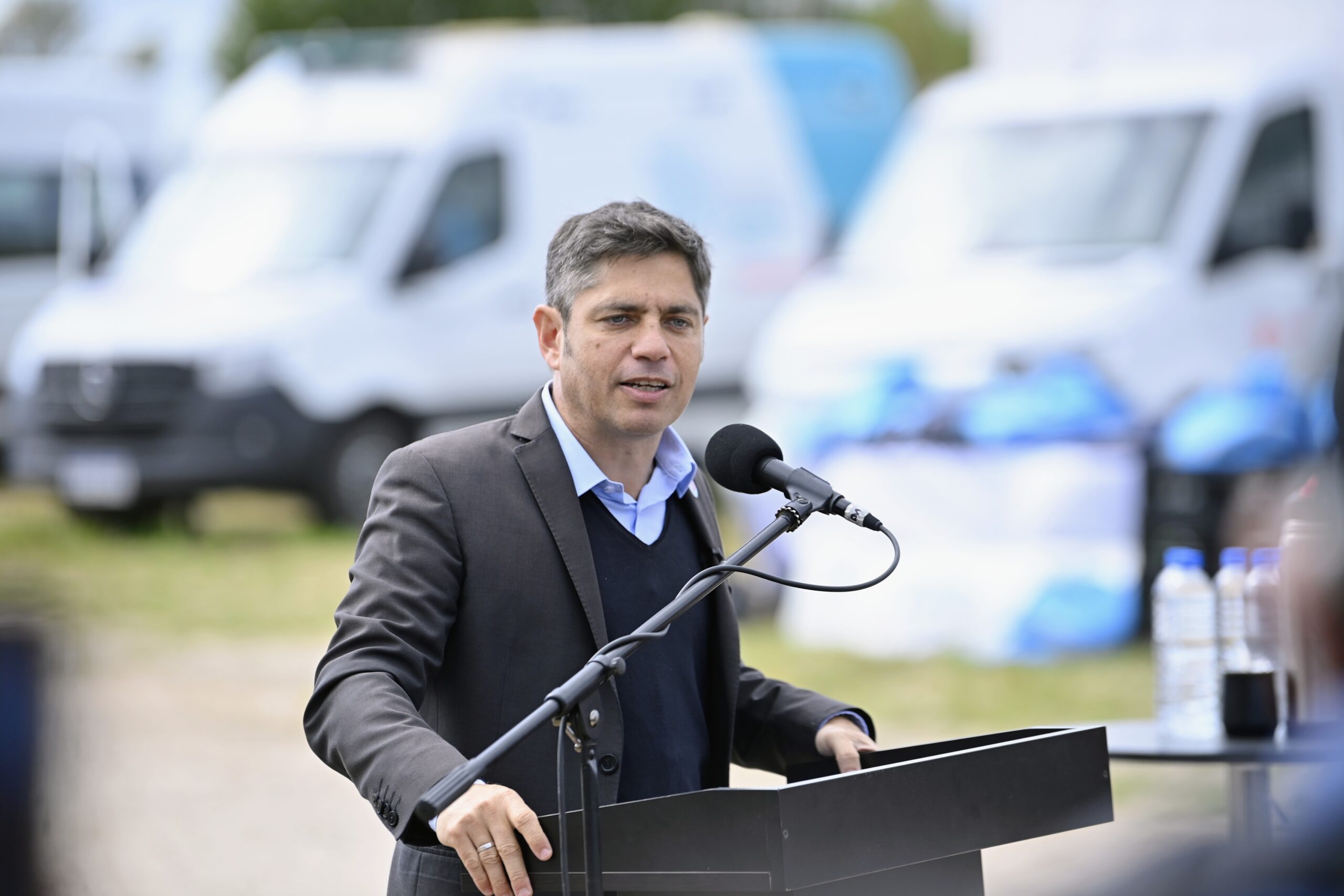 "Un funcionario que está lleno de libertades y de propiedades": Sin nombrarlo, Kicillof hizo referencia al caso Adorni