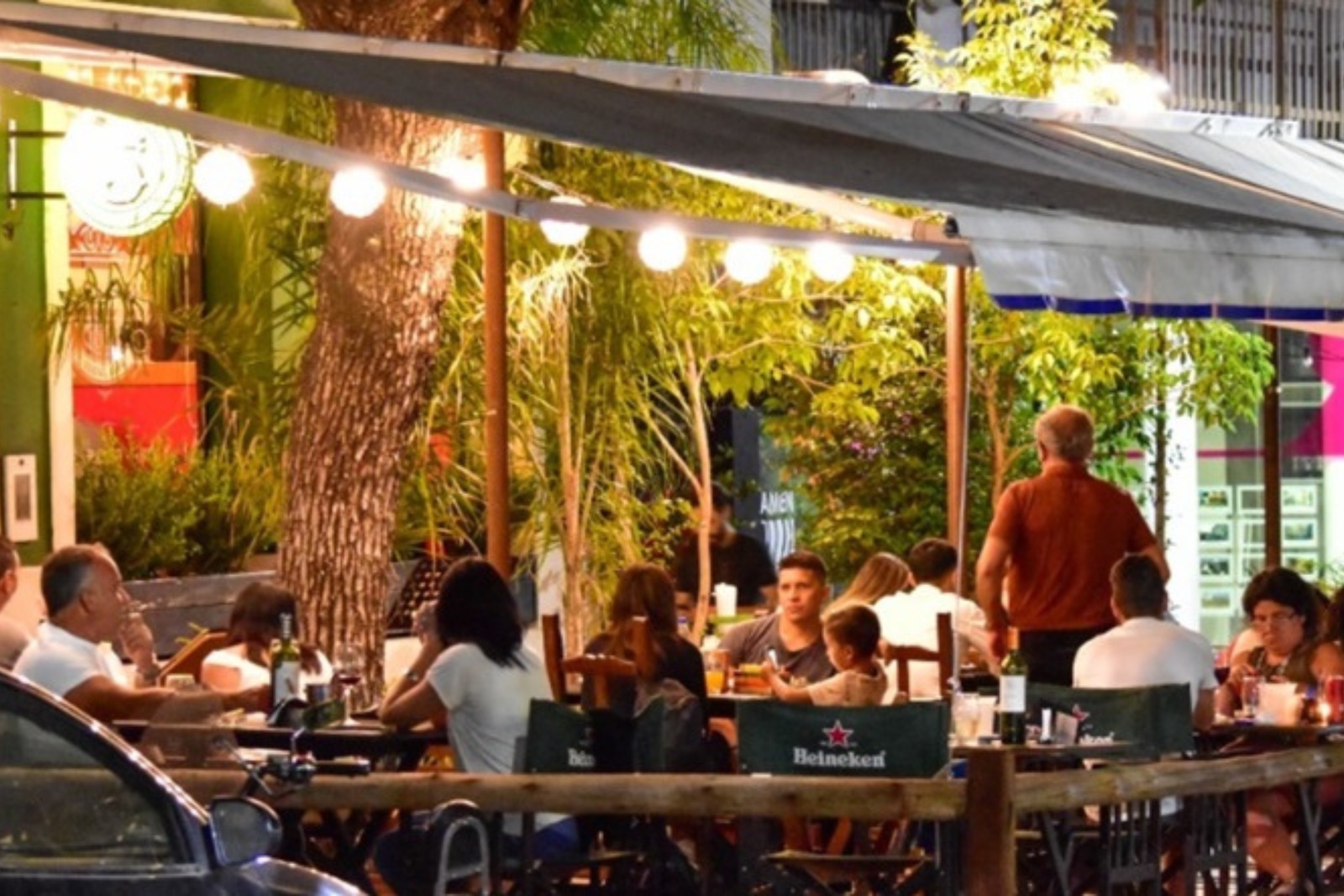 Tornquist reguló la instalación de decks gastronómicos para potenciar la actividad turística