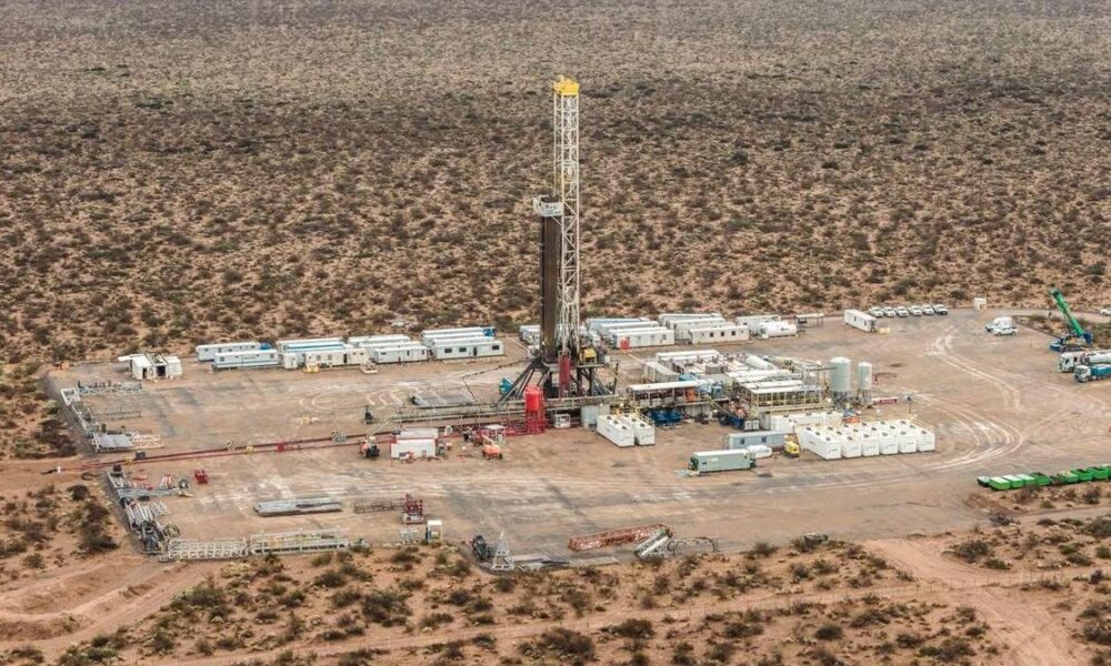 Vaca Muerta: un "boom" desigual e incierto, con sello del modelo Milei-Caputo