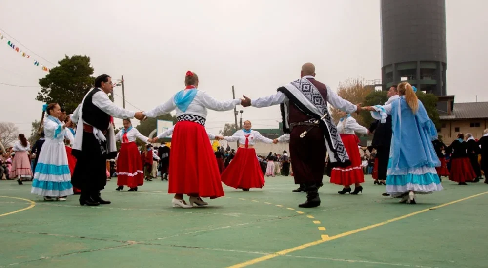 Escapadas por el 25 de Mayo: fiestas patrias, locro, peñas y tradición en distintos municipios bonaerenses