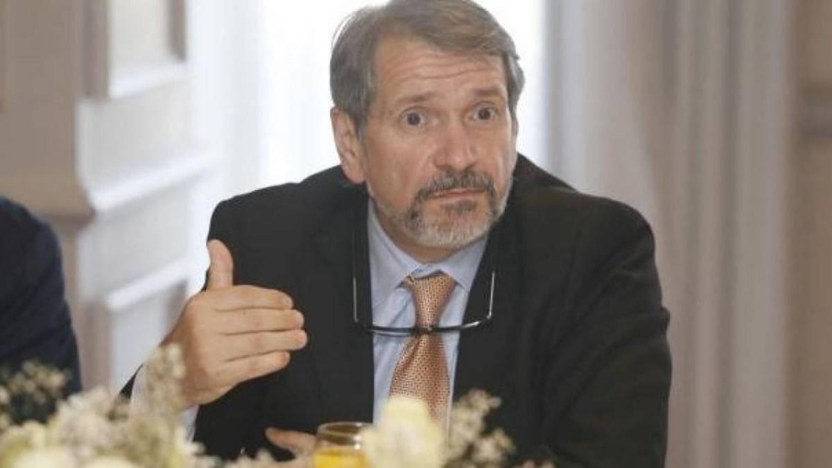 Hugo Magonza: "Hay jueces que obligan a dar remedios de 2 millones de dólares a pacientes sin chance"