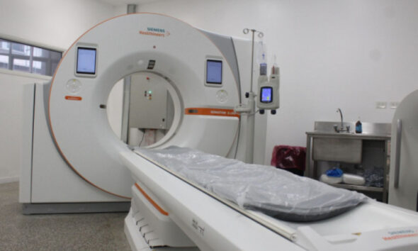 Hospitales bonaerenses: la Provincia amplió la red de diagnóstico con 30 tomógrafos