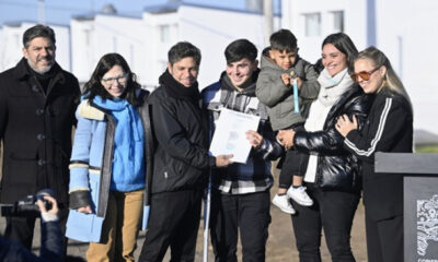 Kicillof entregó 48 viviendas en Tornquist y cuestionó la política nacional