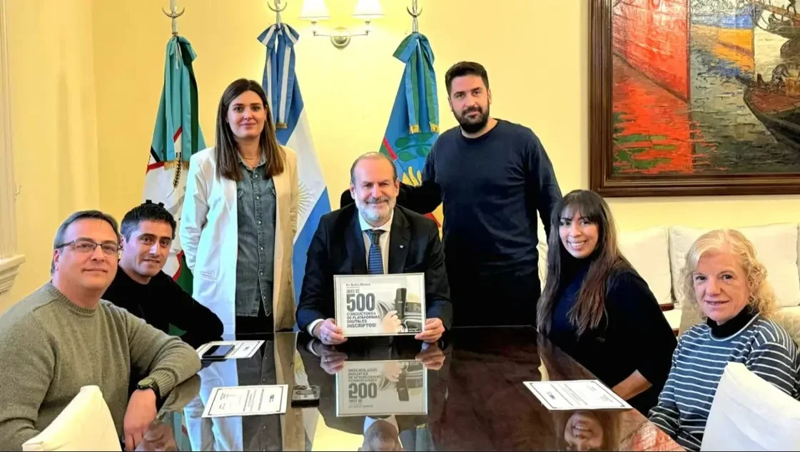 Más de 500 choferes de Uber ya se registraron en la plataforma de regulación municipal de Bahía Blanca