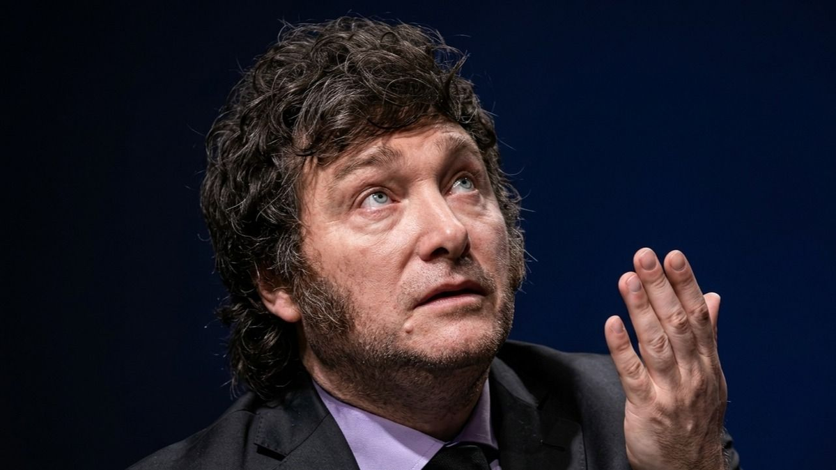 Sacado, Milei confesó qué quiere un Tesla y fulminó a Pagano con un polémico apodo