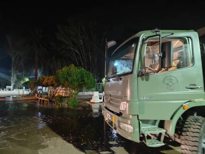 Ciclón extratropical: la Armada Argentina evacuó a 12 personas en Villa del Mar