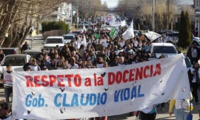 DOCENTES denuncian que VIDAL busca incorporar a un "SINDICATO FANTASMA" a la PARITARIA