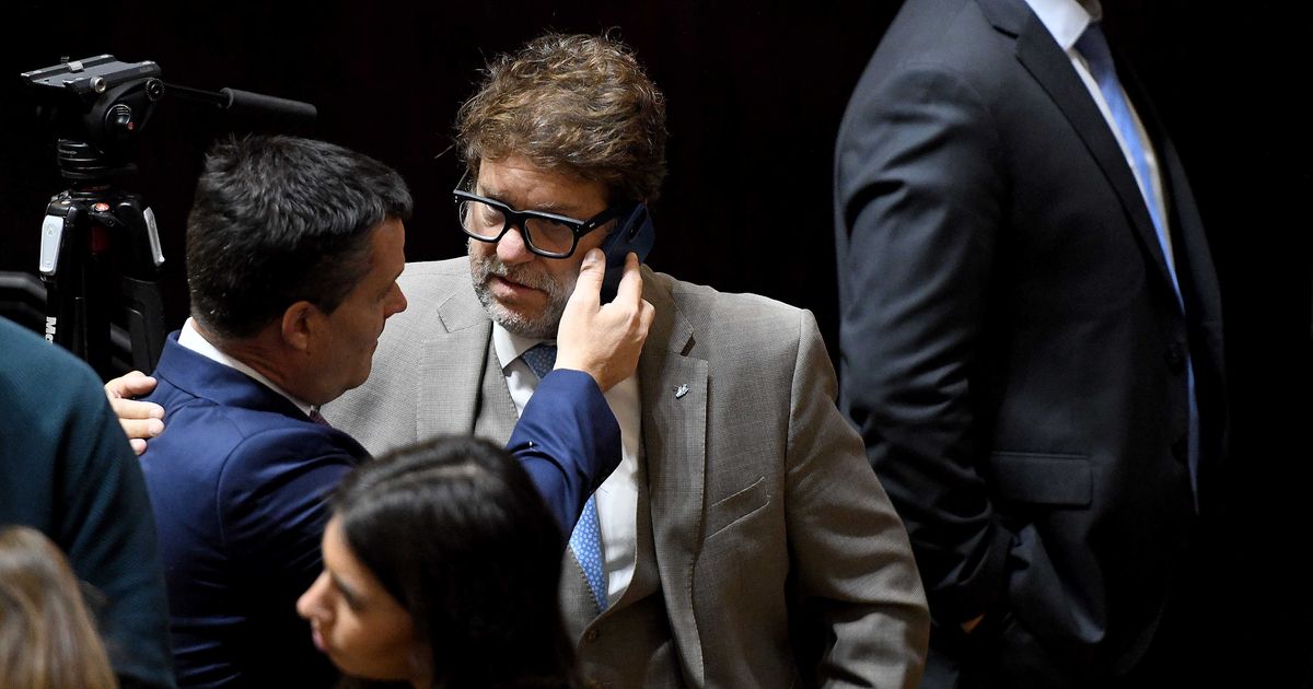 La guerra del peronismo y diferencias en la oposición traban el reparto de fondos para intendentes bonaerenses