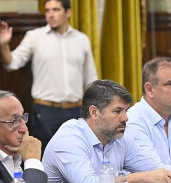 Buenos Aires: al borde del colapso, intendentes del interior hacen malabares para garantizar el aguinaldo