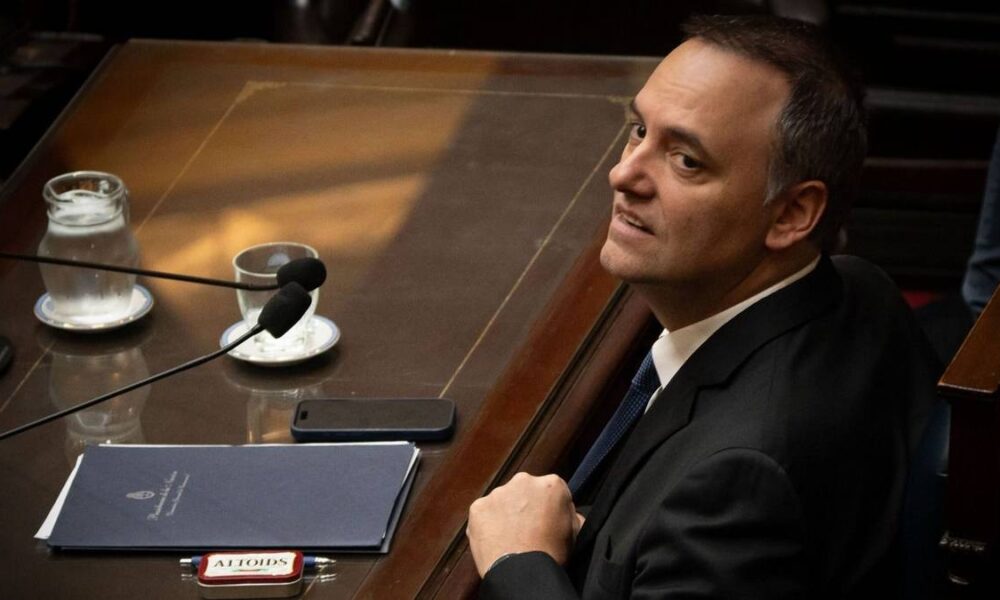 La comparación de la DDJJ de Adorni entre 2023 y 2025 muestra un aumento de más del 1000%