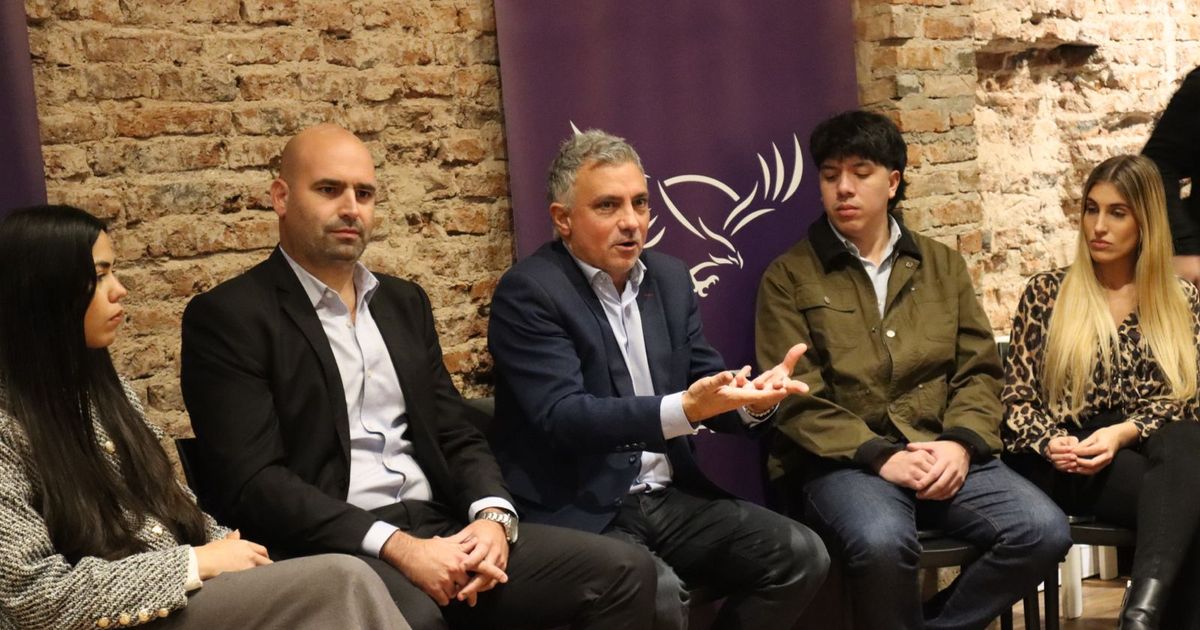 Legislatura bonaerense: el proyecto de Pareja para bajar la edad de concejales choca contra la Constitución