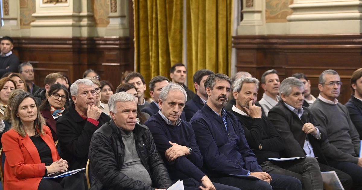 Intendentes bonaerenses reactivan el reclamo por la crisis económica en los municipios