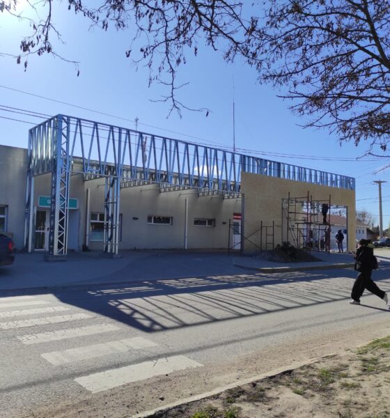 Avanza la esperada obra del techo de ingreso en el Hospital Menor de Sierra de la Ventana