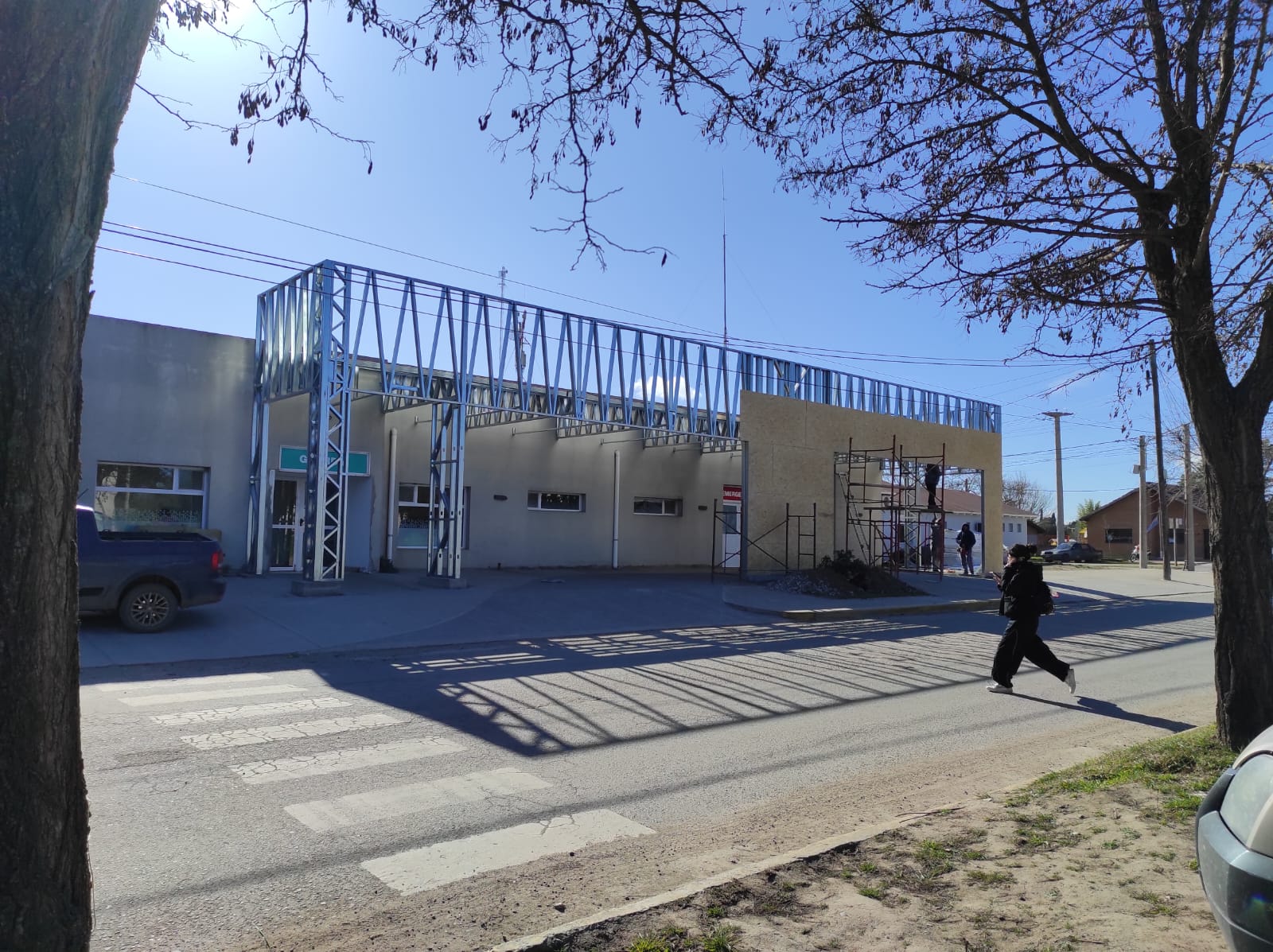 Avanza la esperada obra del techo de ingreso en el Hospital Menor de Sierra de la Ventana
