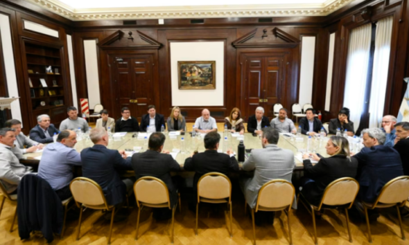 Intendentes recurren al Banco Provincia para financiar maquinaria