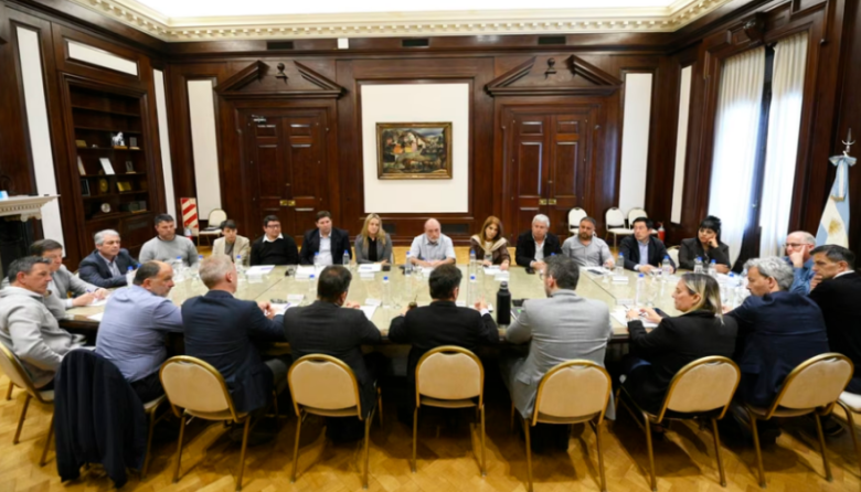 Intendentes recurren al Banco Provincia para financiar maquinaria