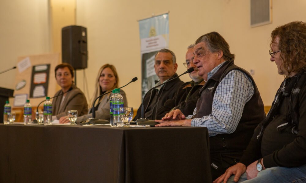 Estefania Bordoni encabezó la apertura de ‘Territorios que cuidan’, la muestra que recorre la historia de la salud pública