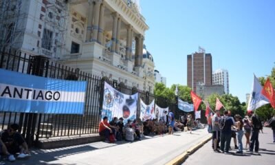 Se tensa la relación de Kicillof con los gremios: amenaza de descuentos por los paros en plena paritaria