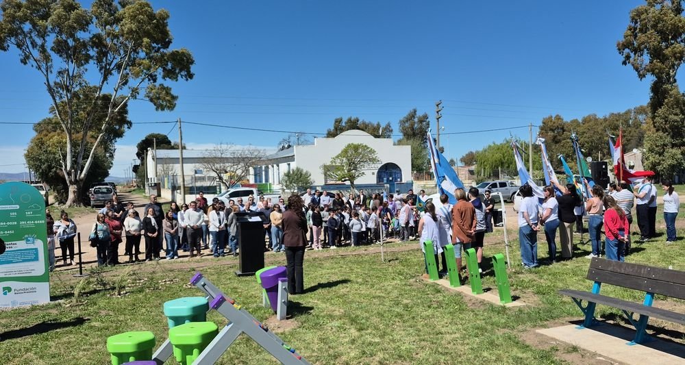 Tres Picos inauguró la Plaza "El Vagón" un nuevo espacio pensado para toda la comunidad