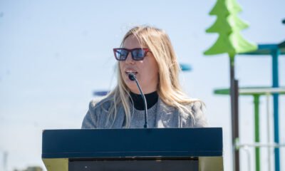 La localidad de Tres Picos ya disfruta de su nueva plaza ‘El Vagón’