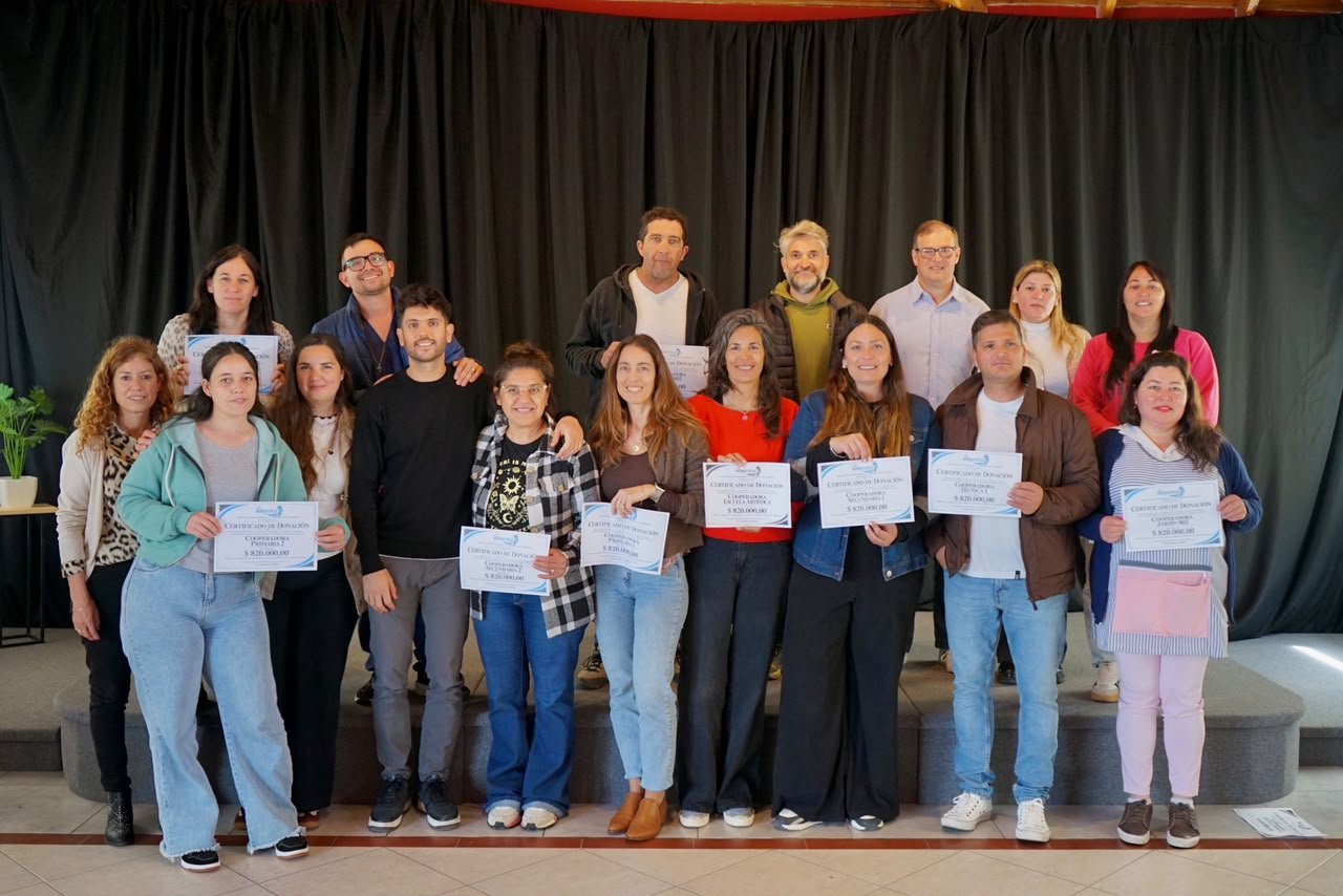 El municipio y ADEPROTUR entregaron $11,5 millones en subsidios a cooperadoras educativas
